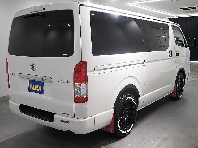 【R4年式/ディーゼル2WD/ハイエースバン/両側小窓付き】6型ベースのオフロードPKG♪
