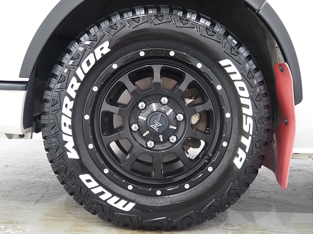 【R4年式/ディーゼル2WD/ハイエースバン/両側小窓付き】6型ベースのオフロードPKG♪