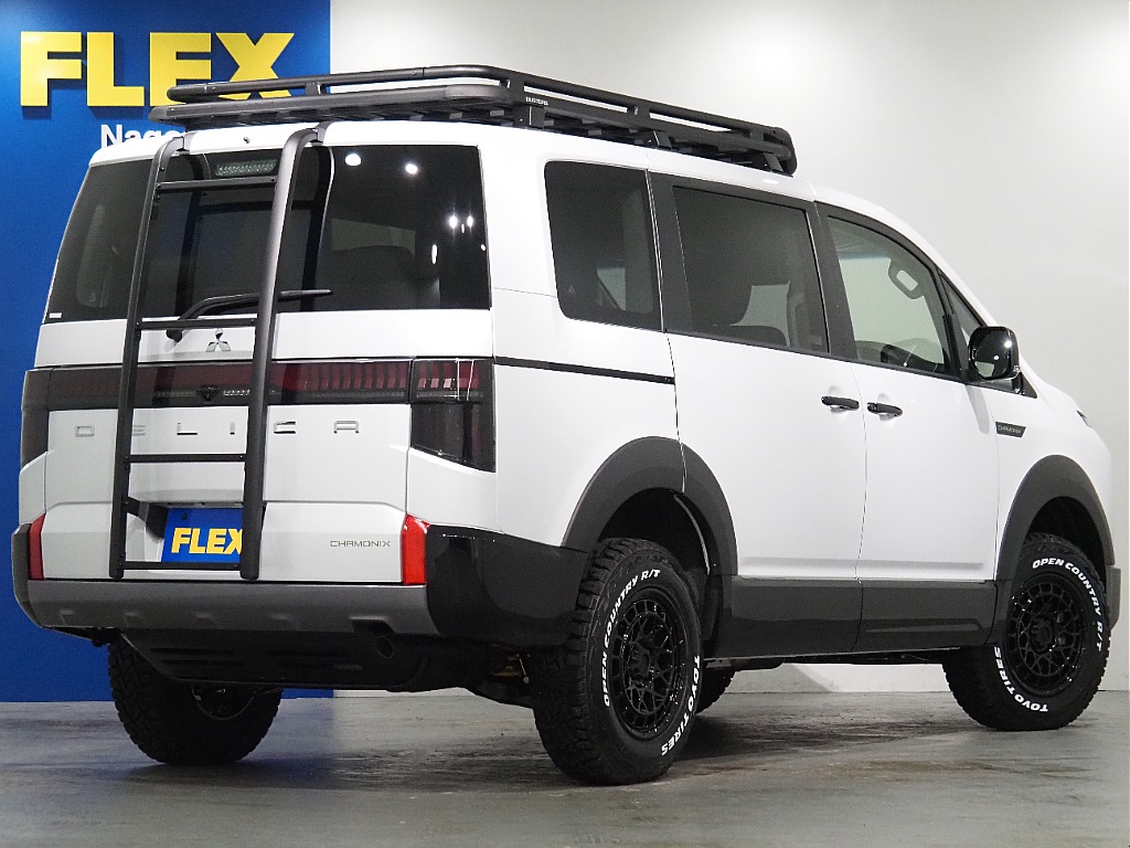 【FLEX　DELICA/新車登録済み未使用車/CHAMONIX】外装に纏った装備は他を圧倒すること間違いなし！