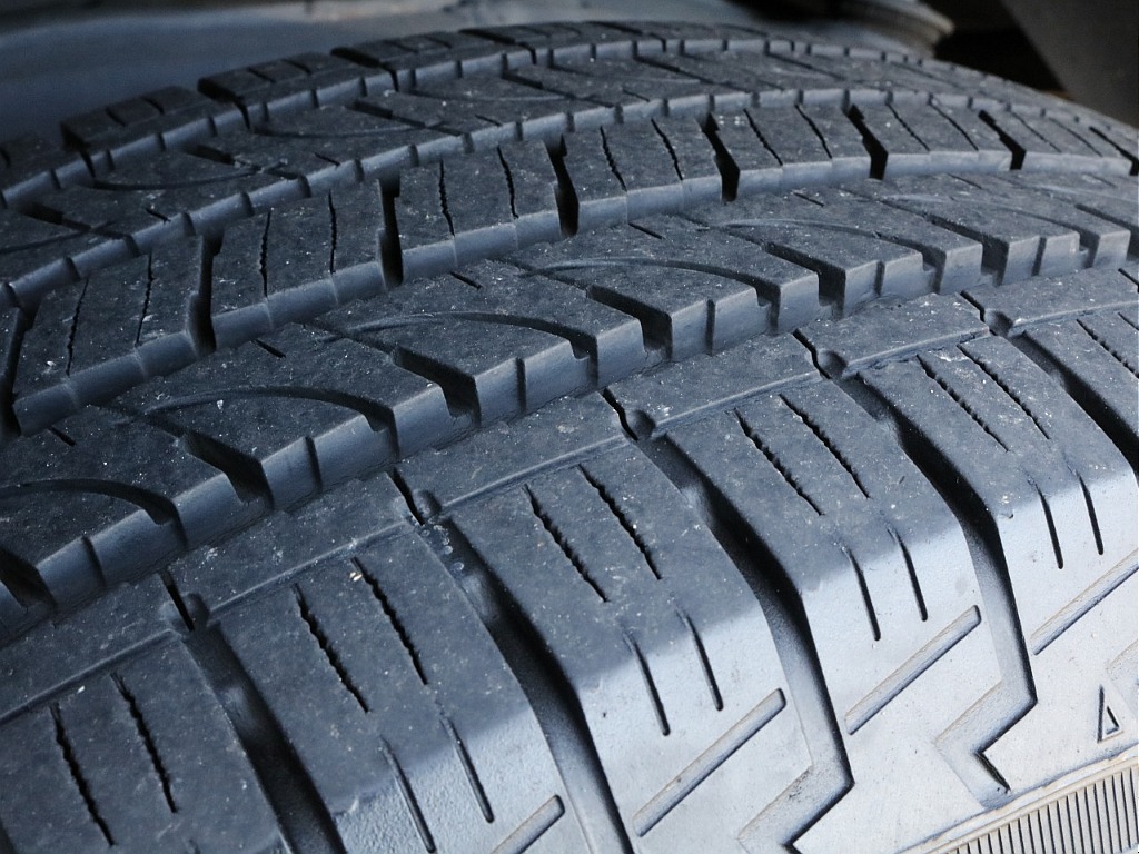 タイヤは新品タイヤとなります。