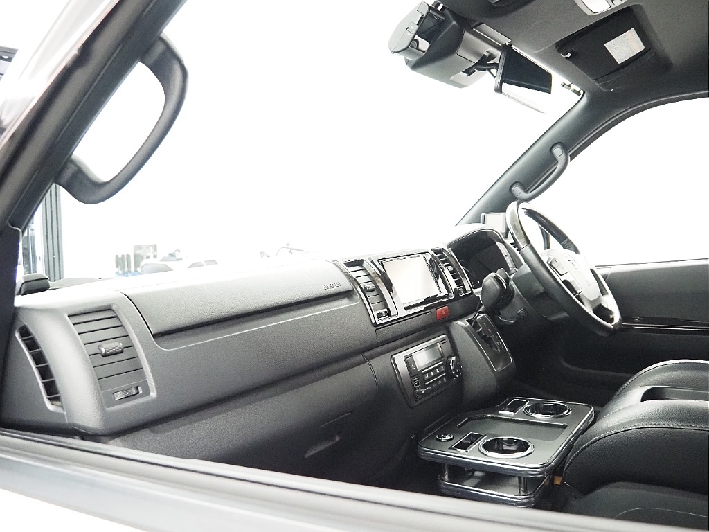 トヨタ レジアスエース(24枚目)