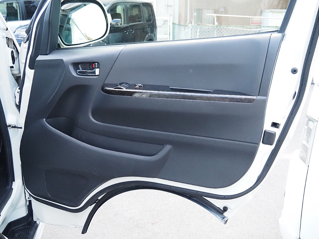 トヨタ レジアスエース(28枚目)