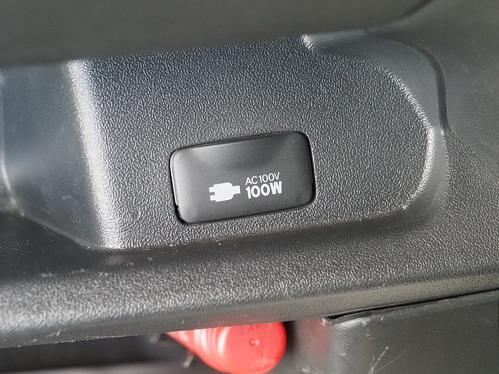 【Renoca　CoastLines/R3年式/ハイエースバン2.0L/オールペイント】角目4灯オールペイント♪【全国納車可能】