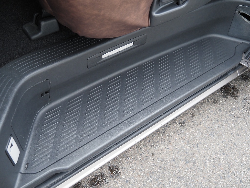 【Renoca　CoastLines/R3年式/ハイエースバン2.0L/オールペイント】角目4灯オールペイント♪【全国納車可能】