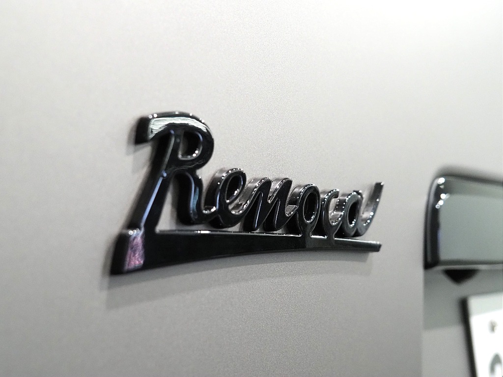 【Renoca　CoastLines/R3年式/ハイエースバン2.0L/オールペイント】角目4灯オールペイント♪【全国納車可能】