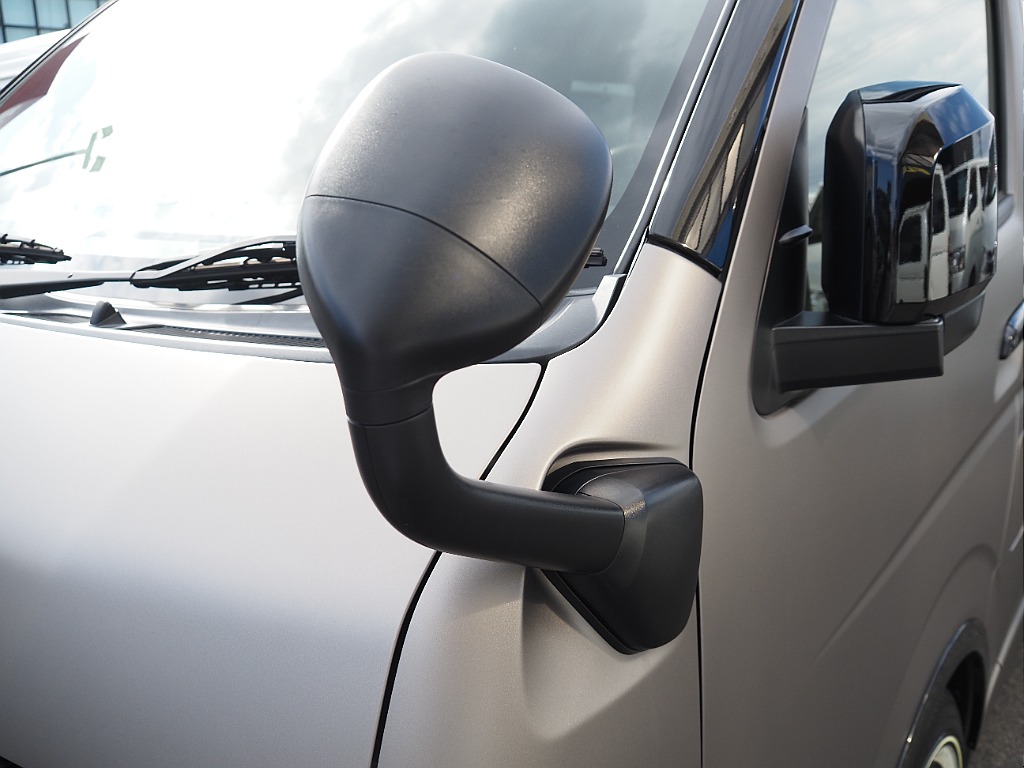 【Renoca　CoastLines/R3年式/ハイエースバン2.0L/オールペイント】角目4灯オールペイント♪【全国納車可能】