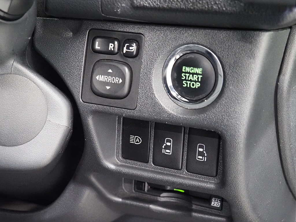 【H30年式/ディーゼル2WD/2.8Lターボ/ブラックパール】まだまだ活躍できる1台の入庫です