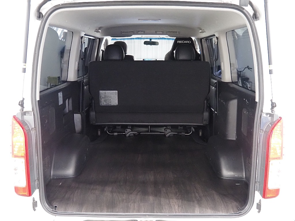 【H28年式/ハイエースバン/ディーゼル4WD/新品パーツをインストール】安心安全の4WD♪【全国納車可能】