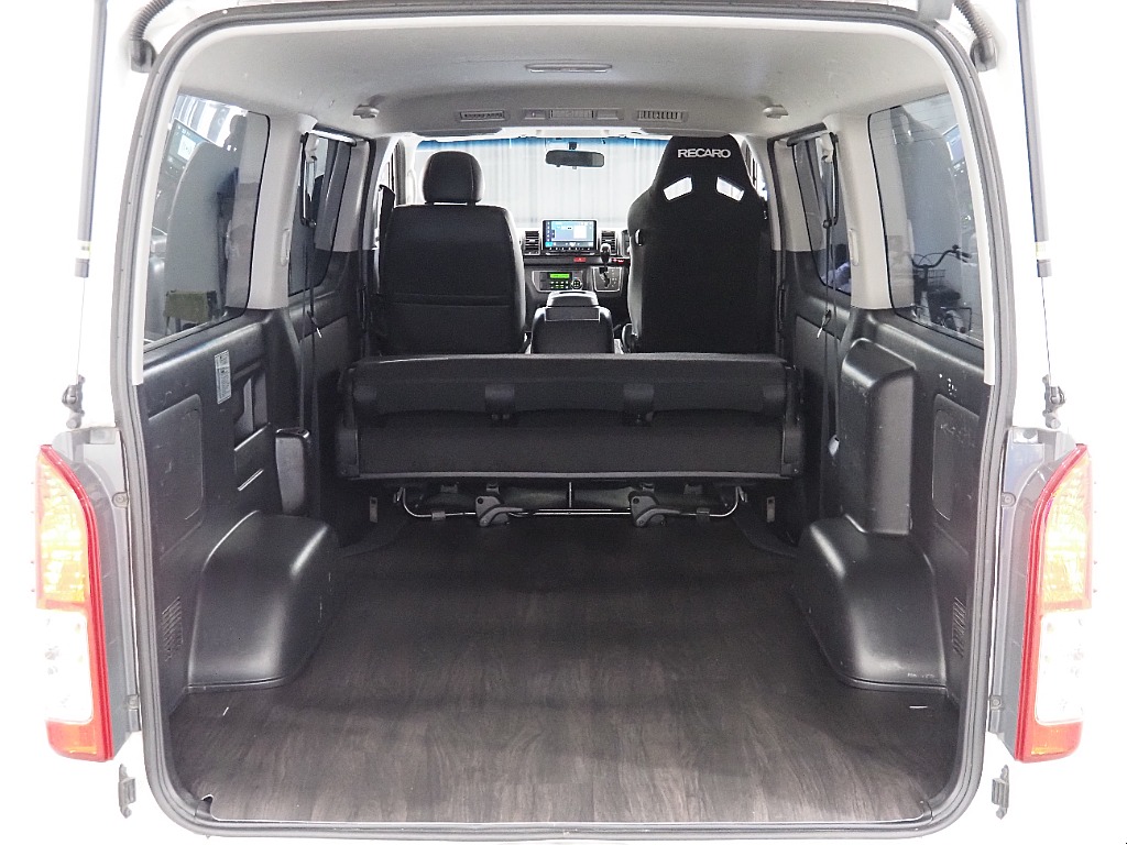 【H28年式/ハイエースバン/ディーゼル4WD/新品パーツをインストール】安心安全の4WD♪【全国納車可能】