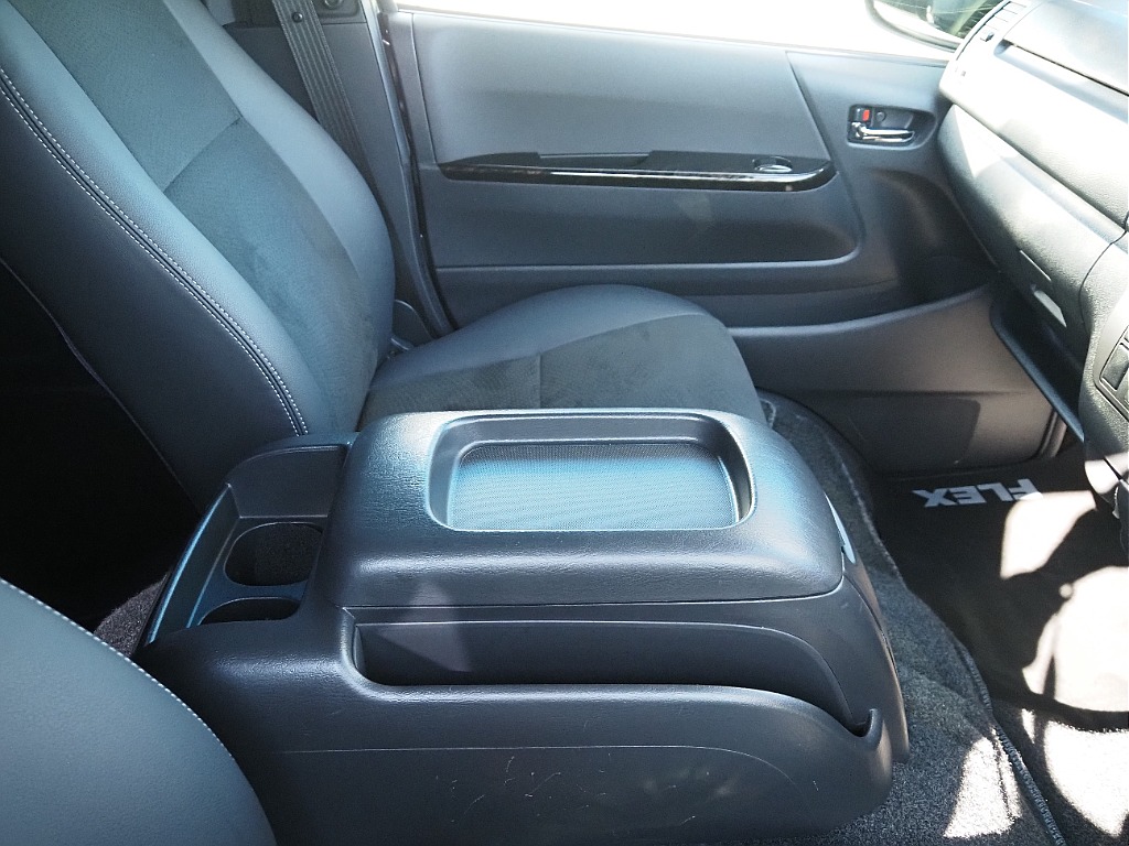 【R1年/DARKPRIMEⅡ/ガソリン2.0L2WD/BLACKEDITION】エアロ3点セット装着