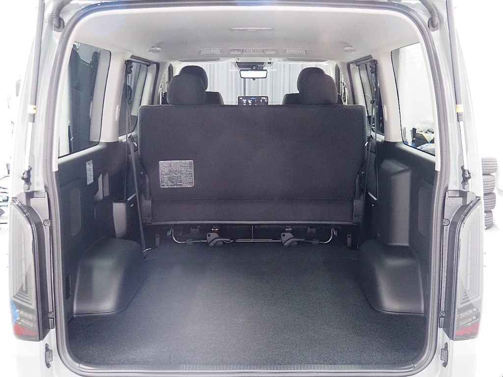 【ハイエースバン/ディーゼル4WD/アースカラーアーバンカーキ/BLACKEDITION】オフロードPKG【全国納車可能】