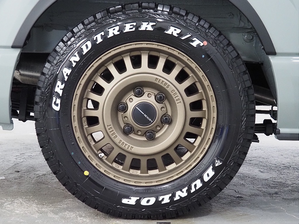 【ハイエースバン/ディーゼル4WD/アースカラーアーバンカーキ/BLACKEDITION】オフロードPKG【全国納車可能】