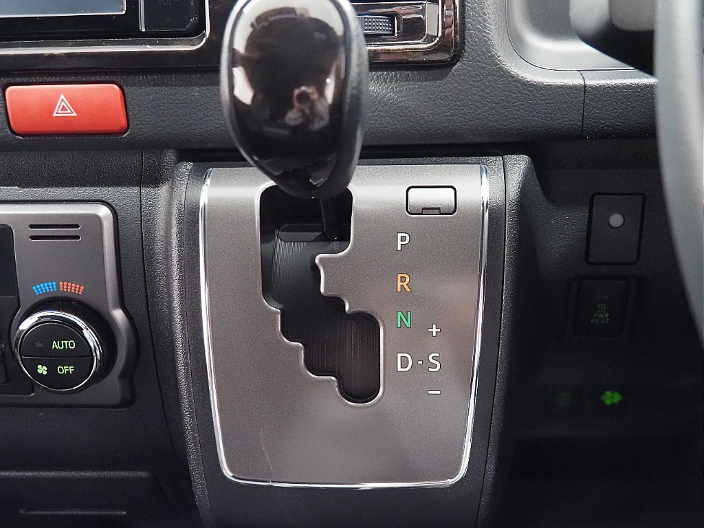 【R2年式/ハイエースバン/ディーゼル4WD/DARKPRIMEⅡ/両側パワースライドドア】オフロードPKG×お買い得車両♪【全国納車可能】