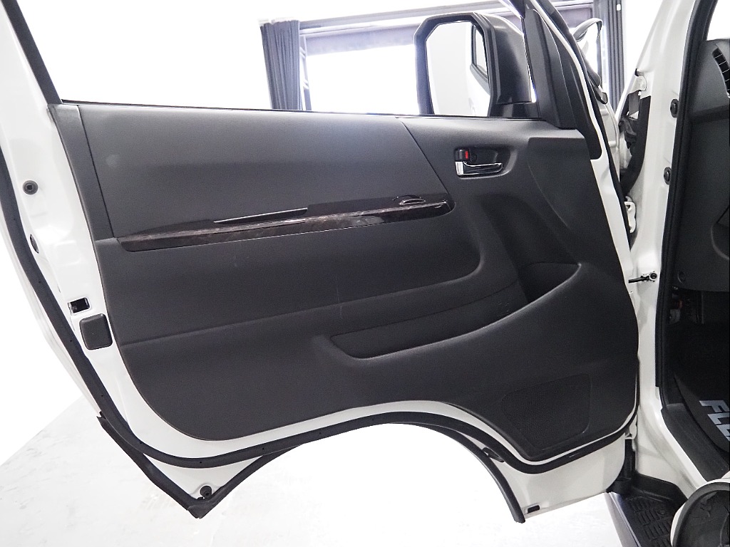 【R2年式/ハイエースバン/ディーゼル4WD/DARKPRIMEⅡ/両側パワースライドドア】オフロードPKG×お買い得車両♪【全国納車可能】