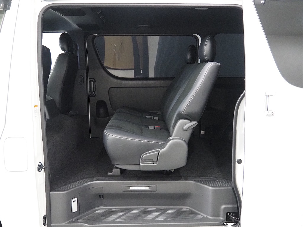 【R2年式/ハイエースバン/ディーゼル4WD/DARKPRIMEⅡ/両側パワースライドドア】オフロードPKG×お買い得車両♪【全国納車可能】