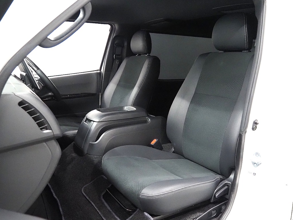 【R3年式/ハイエースバン/ディーゼル4WD/DARKPRIMEⅡ/両側パワースライドドア】オフロードPKG【全国納車可能】