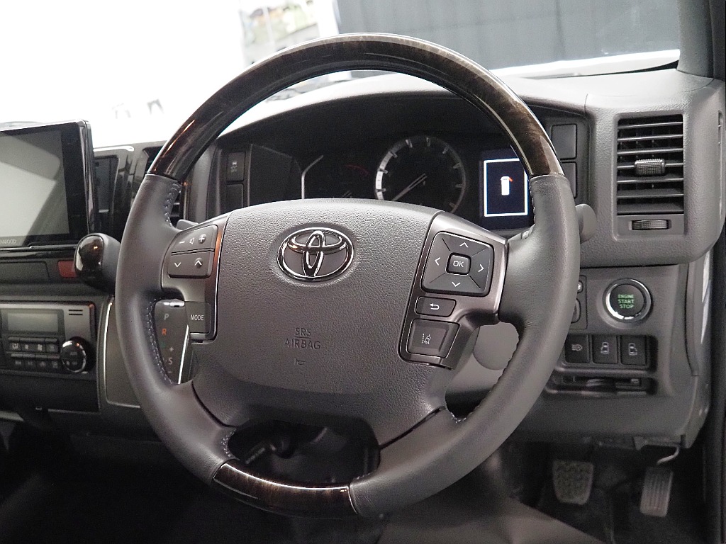 【高年式/超低走行/R6年DARKPRME Ⅱ ディーゼル2WD】フルエアロ＆純正リアウィング♪9インチフローティングナビ♪【全国納車可能】