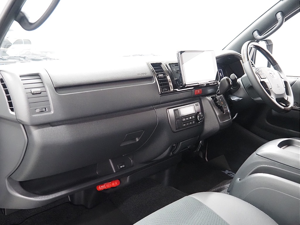 【高年式/超低走行/R6年DARKPRME Ⅱ ディーゼル2WD】フルエアロ＆純正リアウィング♪9インチフローティングナビ♪【全国納車可能】