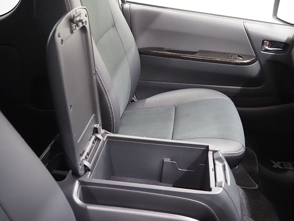 【高年式/超低走行/R6年DARKPRME Ⅱ ディーゼル2WD】フルエアロ＆純正リアウィング♪9インチフローティングナビ♪【全国納車可能】