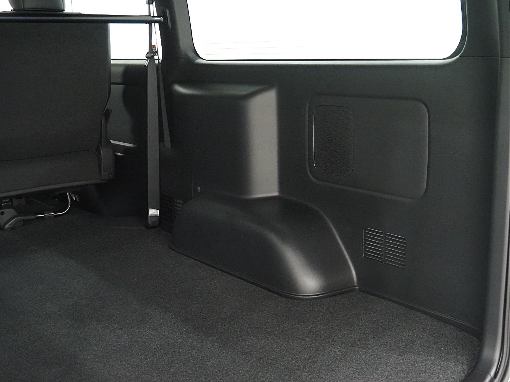 【高年式/超低走行/R6年DARKPRME Ⅱ ディーゼル2WD】フルエアロ＆純正リアウィング♪9インチフローティングナビ♪【全国納車可能】