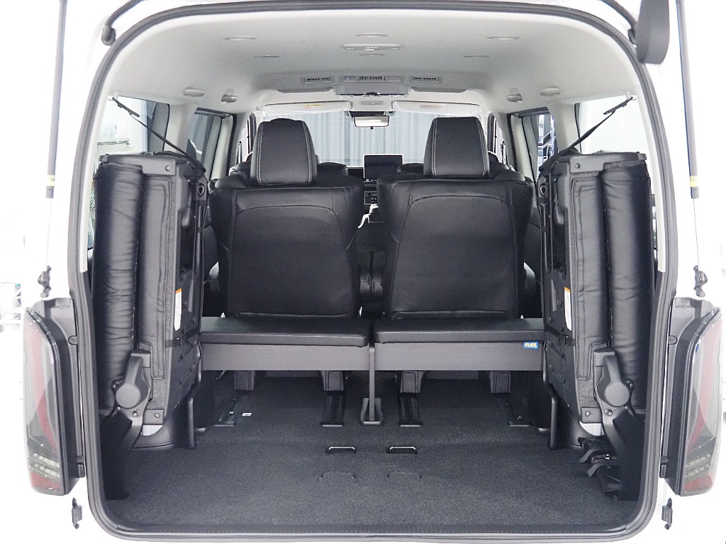 【新車/ファインテックツアラー/ガソリン2.7L2WD/キャプテンシート】ハイエース名古屋店展示車両