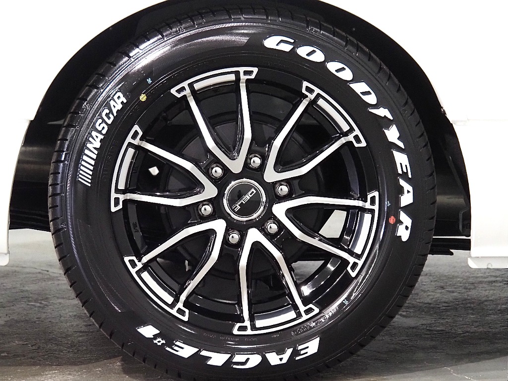 【新車/ファインテックツアラー/ガソリン2.7L2WD/キャプテンシート】ハイエース名古屋店展示車両