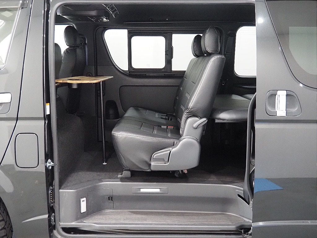 【R1年式/ハイエースバン/4ナンバー5人乗り/ガソリン/オフロードPKG】エントリーユーザー様にもオススメ【全国納車可能】