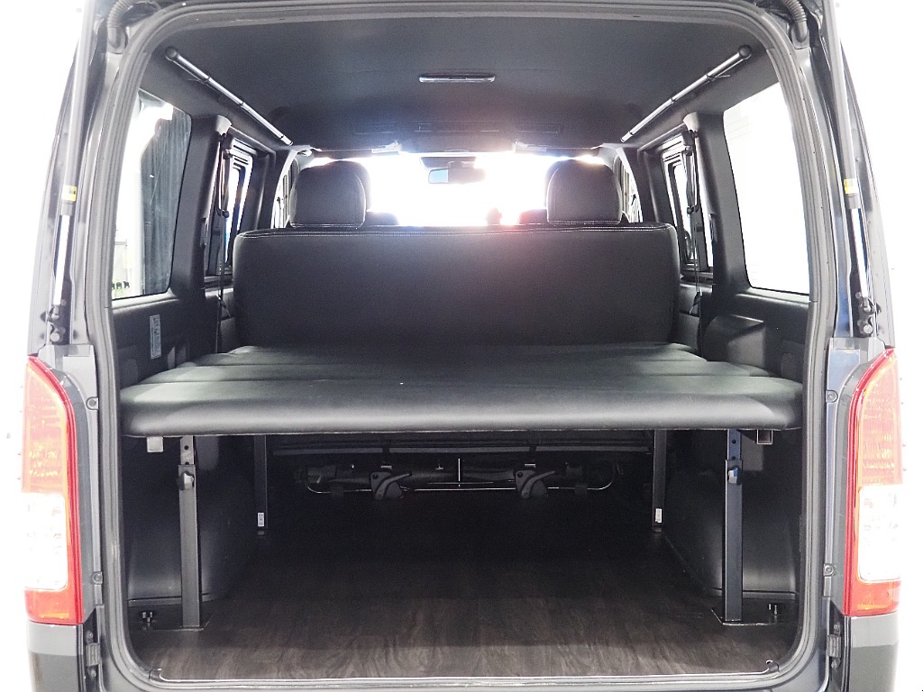 【R1年式/ハイエースバン/4ナンバー5人乗り/ガソリン/オフロードPKG】エントリーユーザー様にもオススメ【全国納車可能】