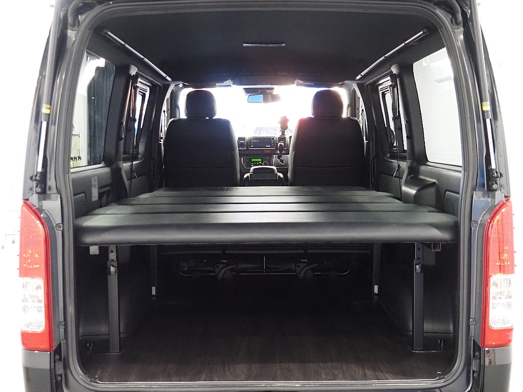 【R1年式/ハイエースバン/4ナンバー5人乗り/ガソリン/オフロードPKG】エントリーユーザー様にもオススメ【全国納車可能】