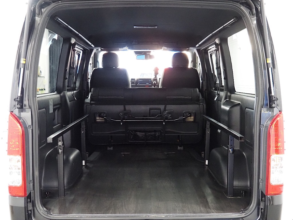 【R1年式/ハイエースバン/4ナンバー5人乗り/ガソリン/オフロードPKG】エントリーユーザー様にもオススメ【全国納車可能】