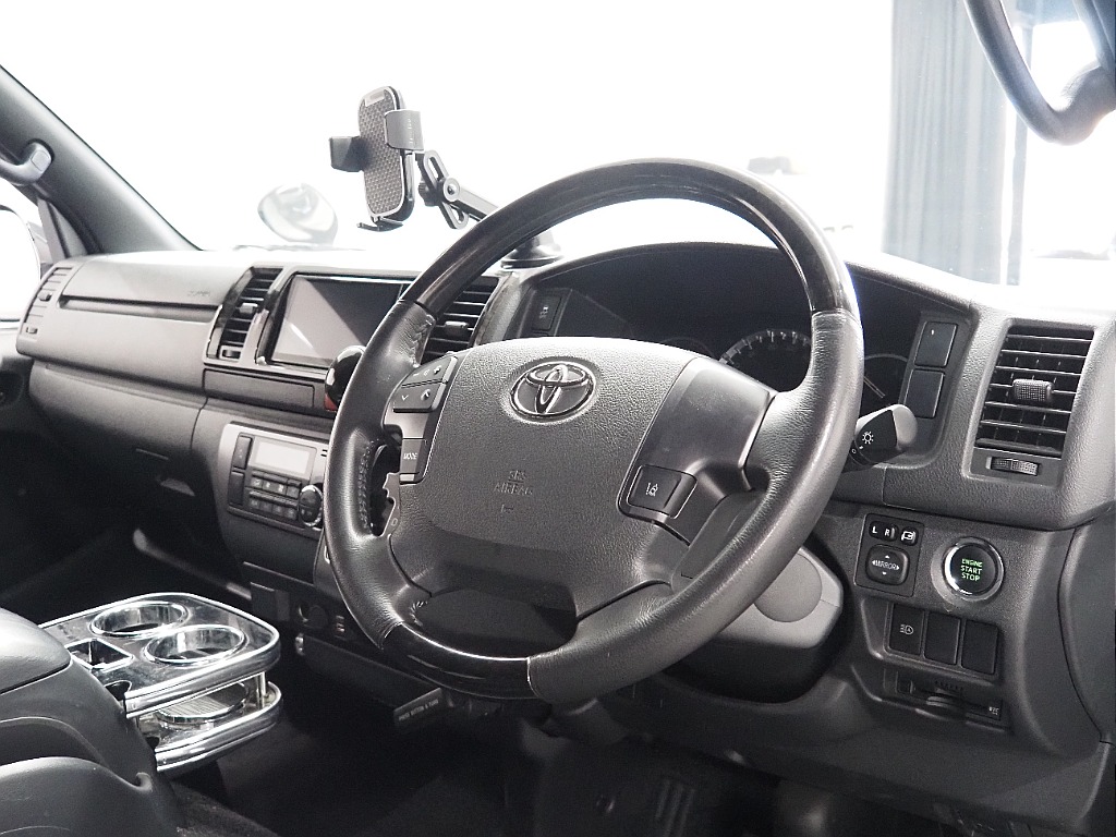 【R1年式/ハイエースバン/4ナンバー5人乗り/ガソリン/オフロードPKG】エントリーユーザー様にもオススメ【全国納車可能】