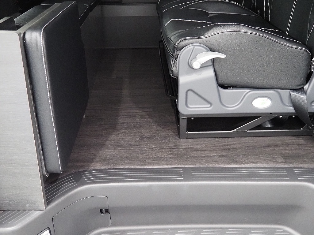 【R4年/新品内装架装necross/ワゴンGL/フローリング施工】フルフラットベッドで車中泊可能♪【全国納車可能】