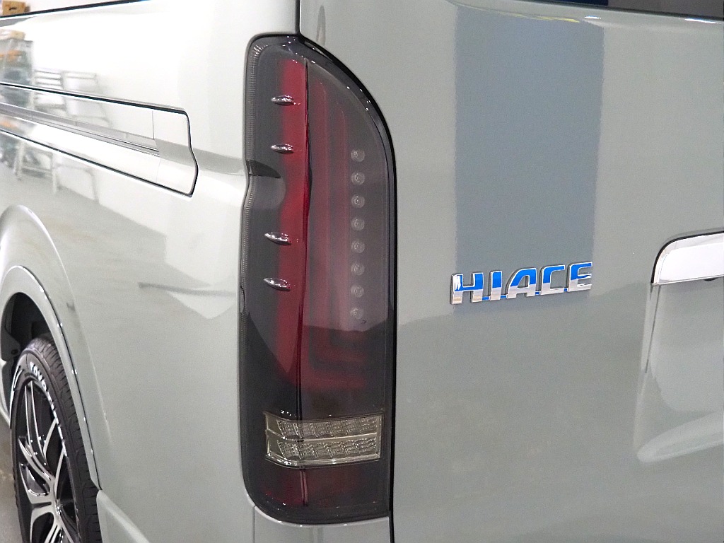 【R7年式/スーパーGLアースカラーパッケージ/ガソリン2.0/両側パワースライドドア】バンパー同色塗装で他を圧倒！【全国納車可能】