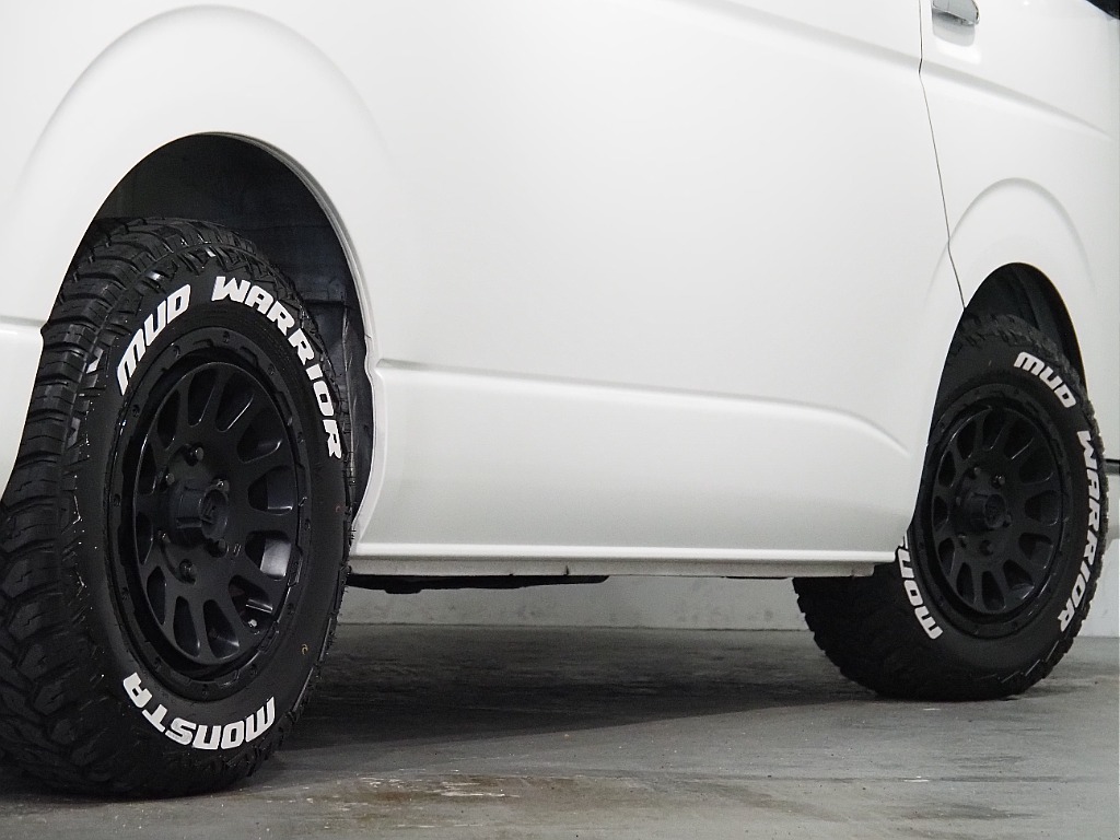 【R2年式/ハイエースワゴンGl/2WD/内装架装Ver1.5/ハーフベッド】フローリング施工♪【全国納車可能】