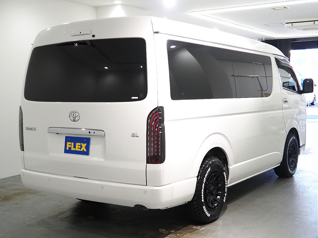 【R2年式/ハイエースワゴンGl/2WD/内装架装Ver1.5/ハーフベッド】フローリング施工♪【全国納車可能】