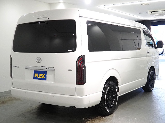 【R2年式/ハイエースワゴンGl/2WD/内装架装Ver1.5/ハーフベッド】フローリング施工♪【全国納車可能】