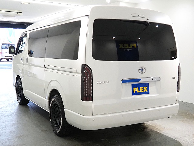 【R2年式/ハイエースワゴンGl/2WD/内装架装Ver1.5/ハーフベッド】フローリング施工♪【全国納車可能】