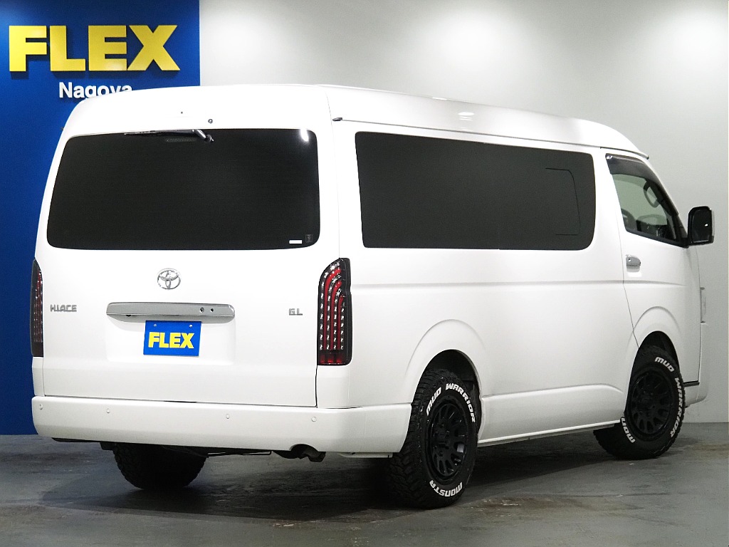 【R2年式/ハイエースワゴンGl/2WD/内装架装Ver1.5/ハーフベッド】フローリング施工♪【全国納車可能】