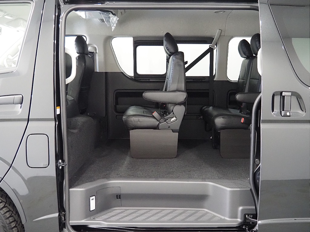 【新車/ハイエースワゴンGL/4WD/スタンダード配列】アルパイン製大画面モニター♪【全国納車可能】