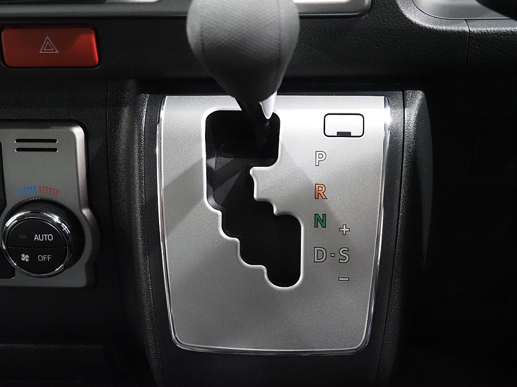 【新車/ハイエースワゴンGL/4WD/スタンダード配列】アルパイン製大画面モニター♪【全国納車可能】