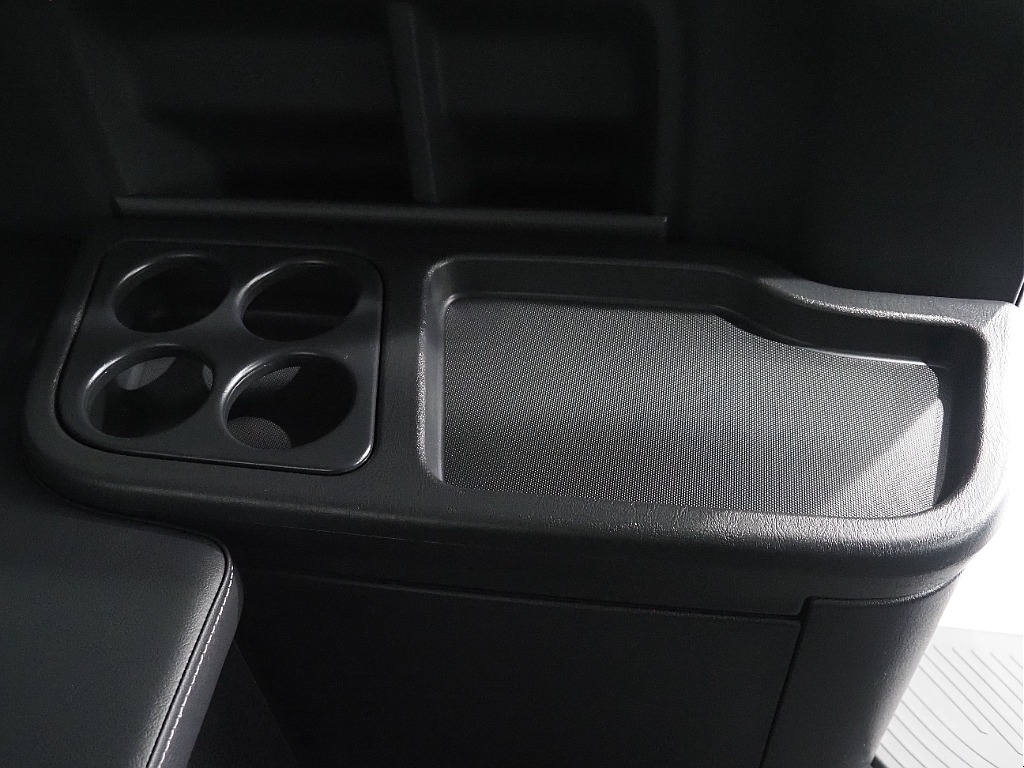 【新車/ハイエースワゴンGL/4WD/スタンダード配列】アルパイン製大画面モニター♪【全国納車可能】