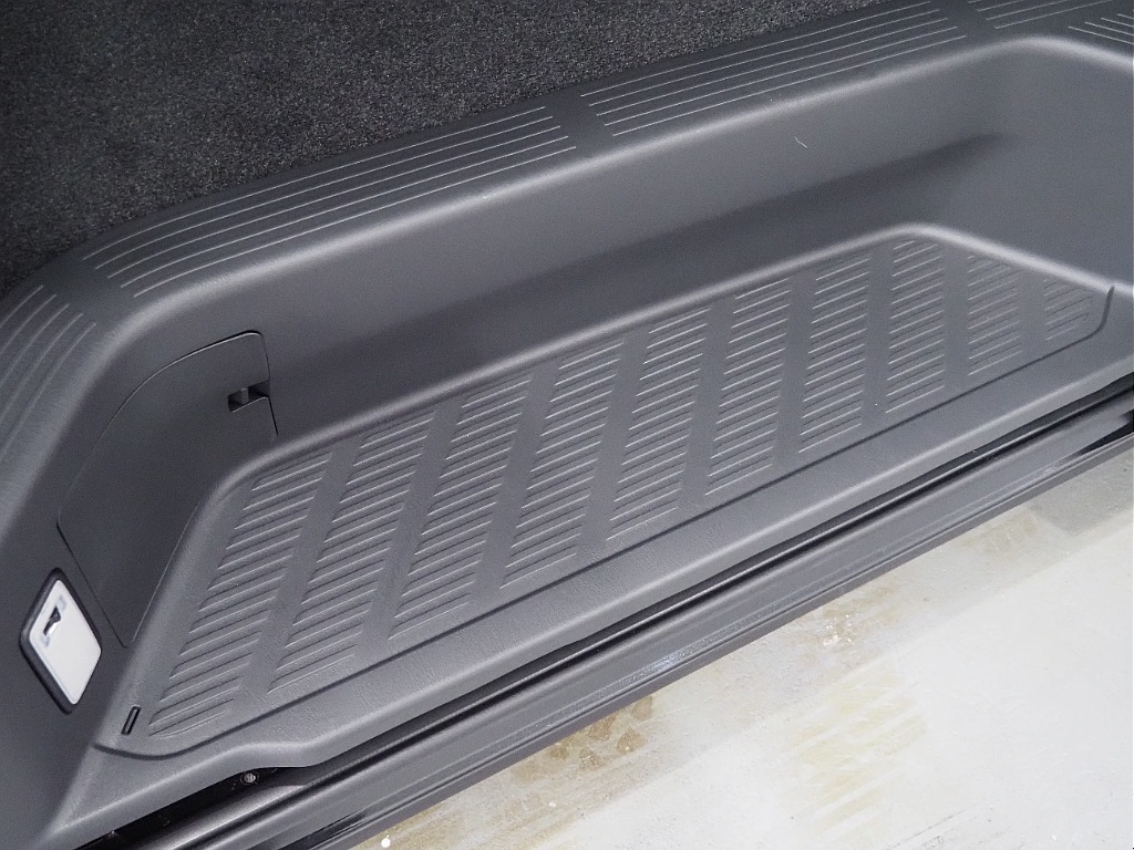 【新車/ハイエースワゴンGL/4WD/スタンダード配列】アルパイン製大画面モニター♪【全国納車可能】