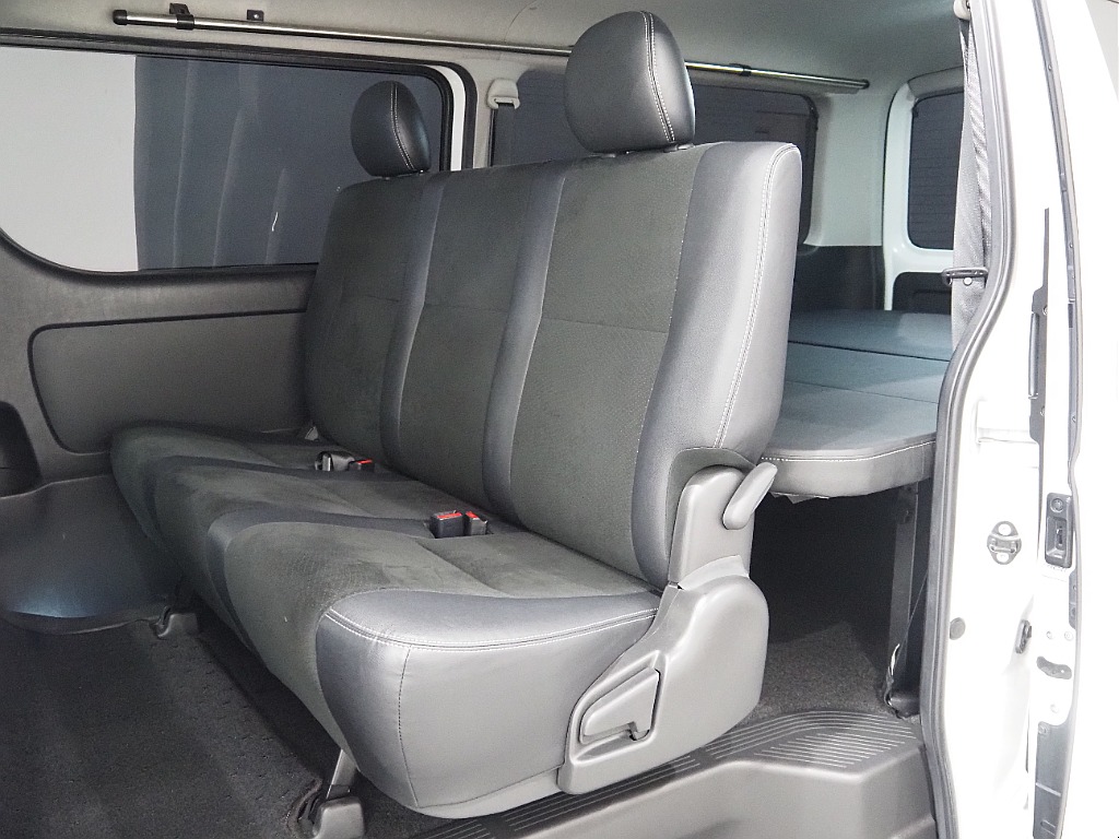 【H３０年式/ハイエースバン/ガソリン2.0L/パールホワイト】モデリスタエアロを装着♪【全国納車可能】