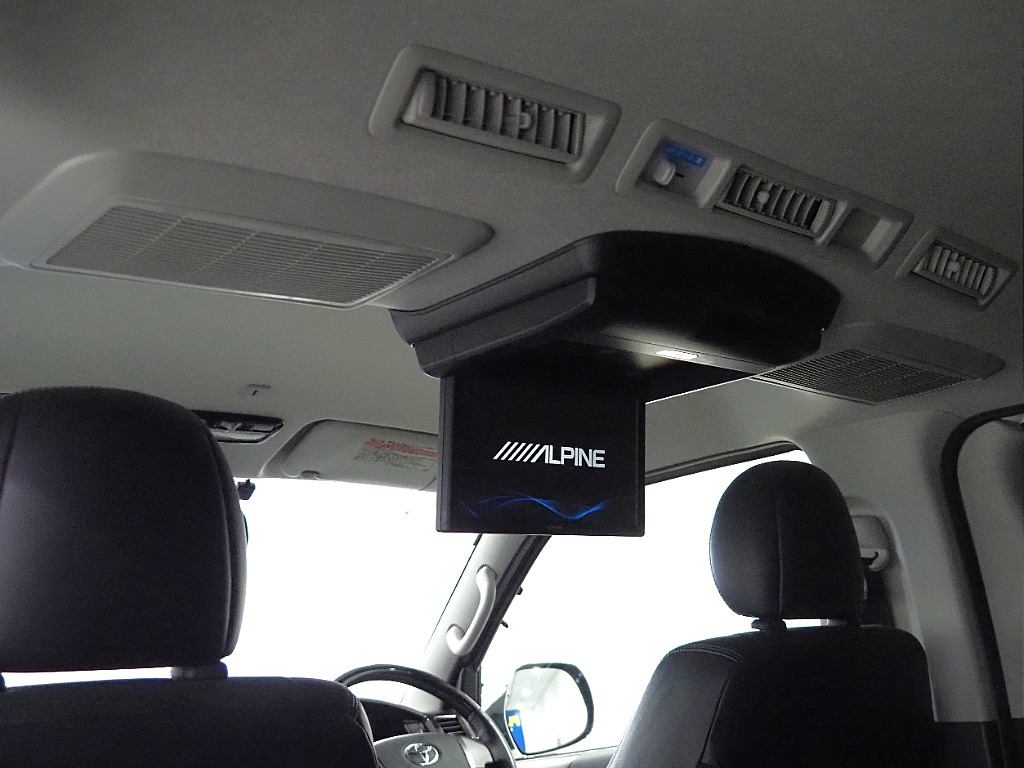 【H３０年式/ハイエースバン/ガソリン2.0L/パールホワイト】モデリスタエアロを装着♪【全国納車可能】