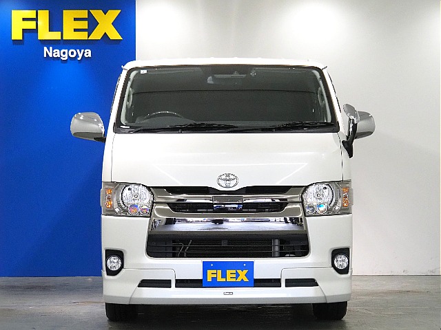 【H３０年式/ハイエースバン/ガソリン2.0L/パールホワイト】モデリスタエアロを装着♪【全国納車可能】