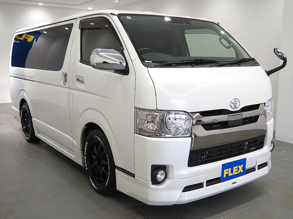 【H３０年式/ハイエースバン/ガソリン2.0L/パールホワイト】モデリスタエアロを装着♪【全国納車可能】