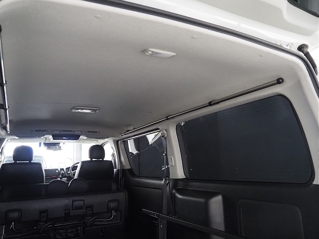 【H３０年式/ハイエースバン/ガソリン2.0L/パールホワイト】モデリスタエアロを装着♪【全国納車可能】