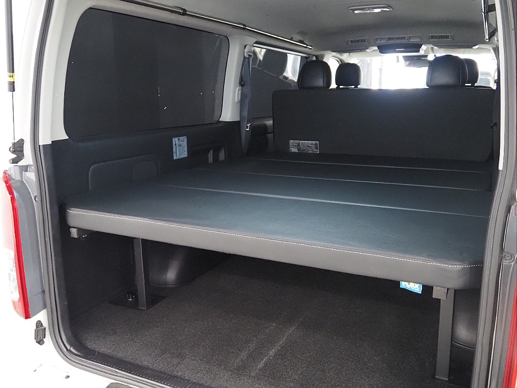 【H３０年式/ハイエースバン/ガソリン2.0L/パールホワイト】モデリスタエアロを装着♪【全国納車可能】