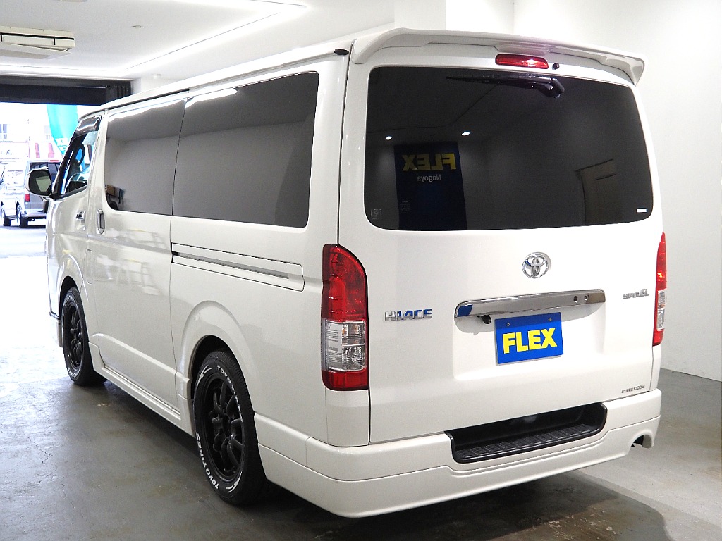 【H３０年式/ハイエースバン/ガソリン2.0L/パールホワイト】モデリスタエアロを装着♪【全国納車可能】