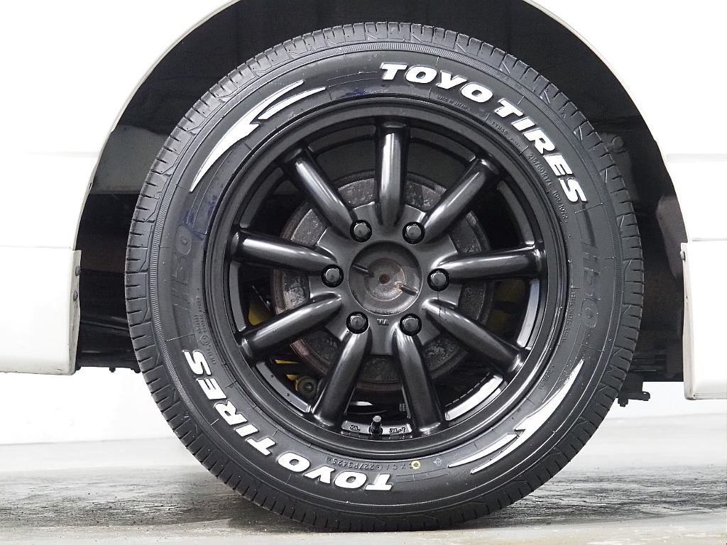 【H３０年式/ハイエースバン/ガソリン2.0L/パールホワイト】モデリスタエアロを装着♪【全国納車可能】